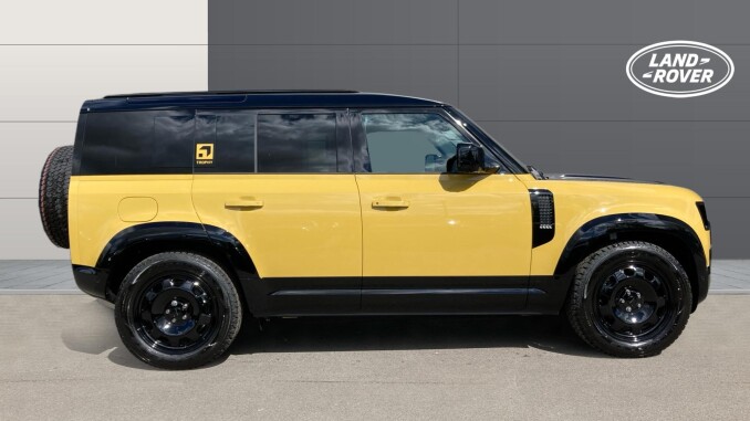 Land Rover Defender 3.0 D350 Trophy Edition Deep Sandglow 110 5dr Auto Diesel Estate - Image 5